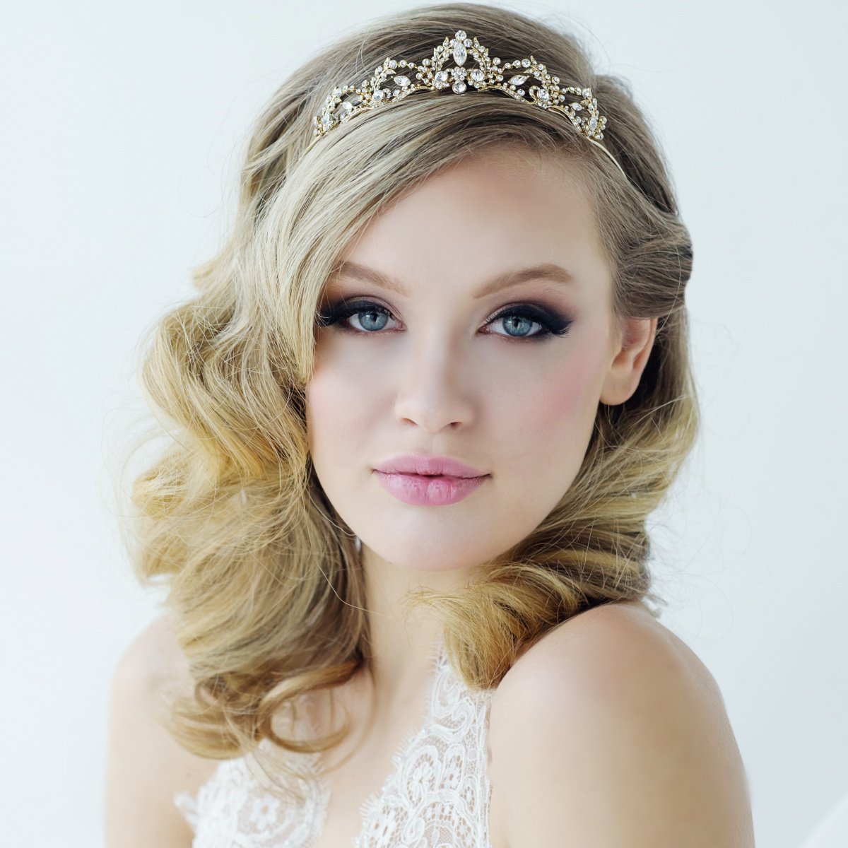 Диадема - изысканное украшение для невесты - hot wedding