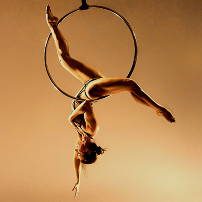 Элементы на полотнах. aerial silk - гимнастика на воздушных полотнах