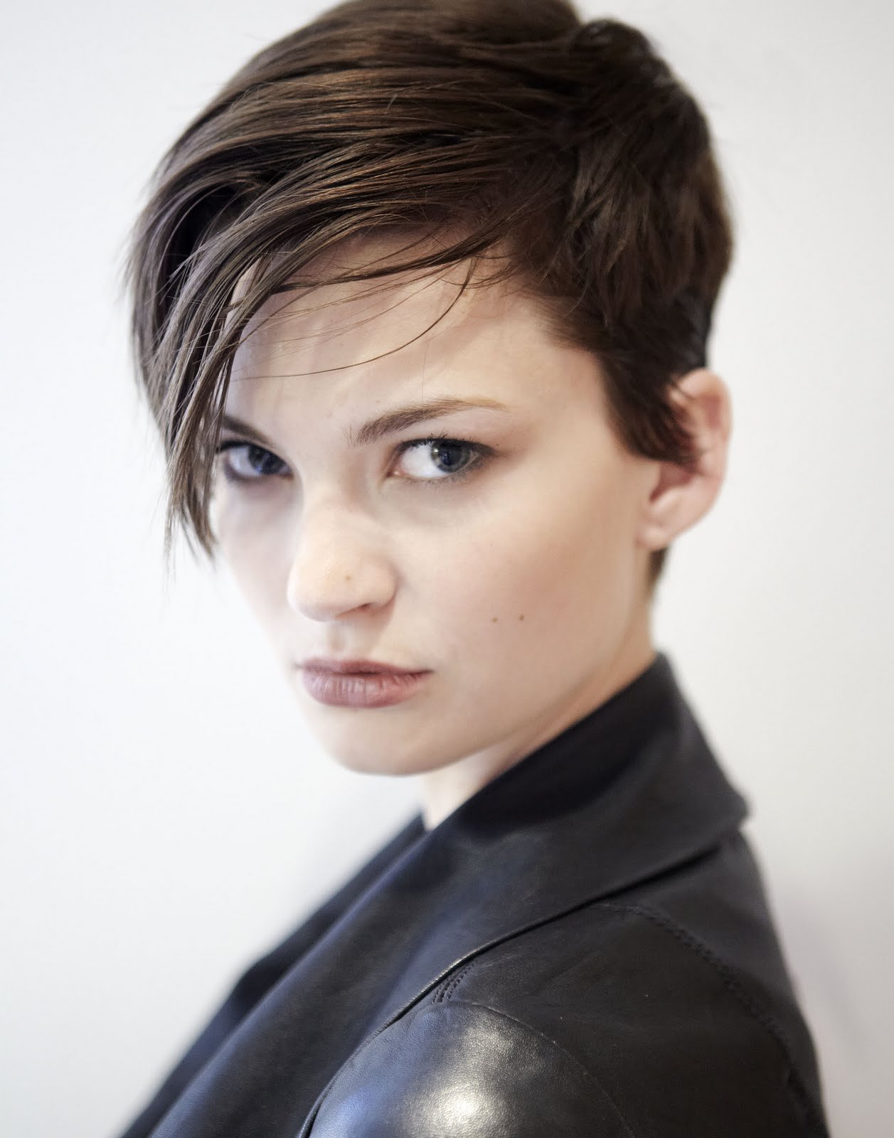 Стрижка под мальчика для девушек: короткие стрижки, фото и видео