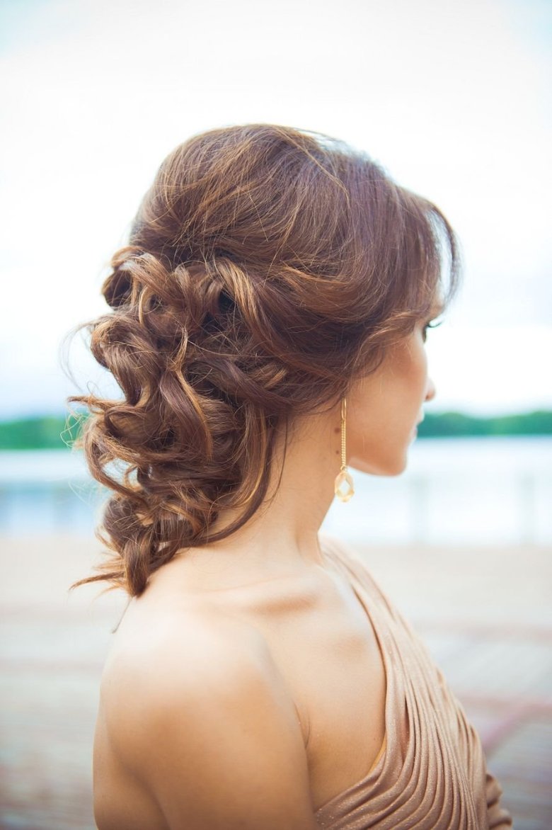 Идеи красивых и простых причесок на короткие, средние и длинные волосы