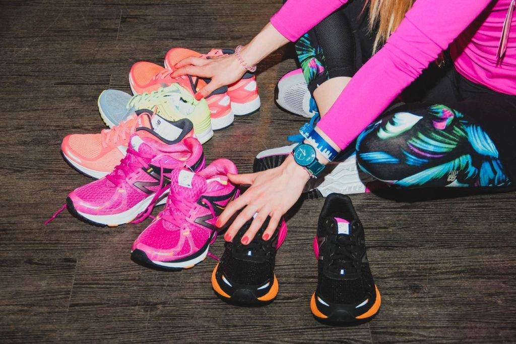 Кроссовки для девочек: фото