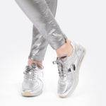 С чем носить серебристые кроссовки