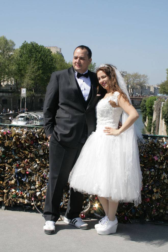 Свадебное платье с кроссовками