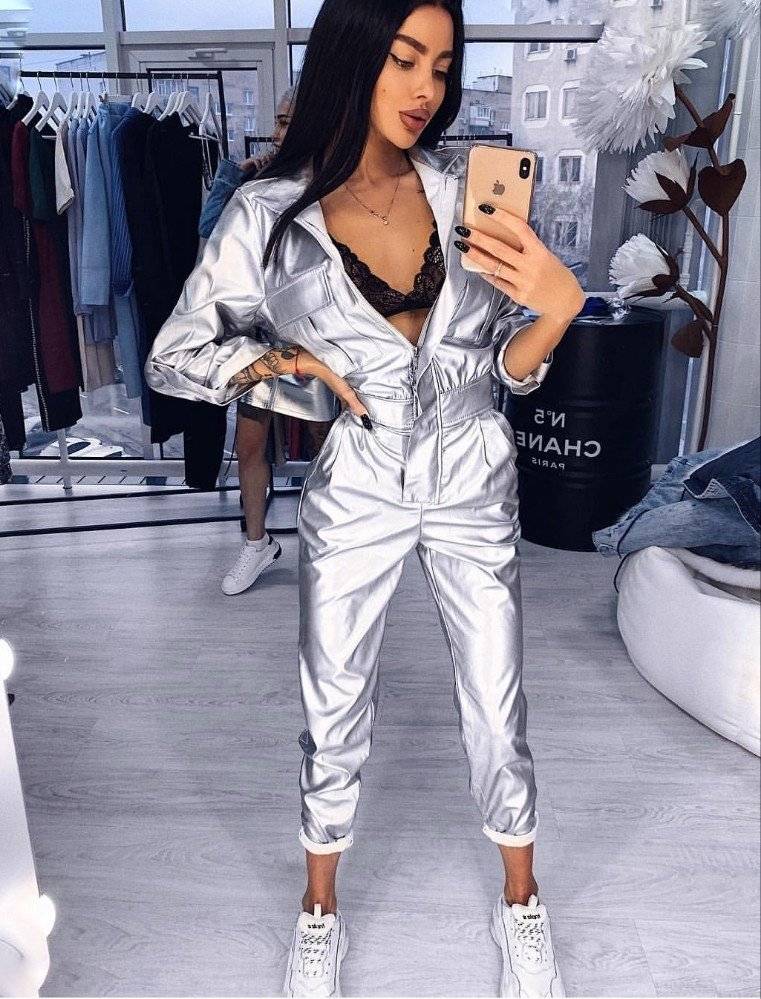 Лук с кроссовками "Фила"