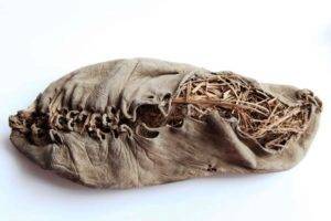 Первая обувь