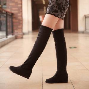 Почему женщины выбирают сапоги без каблука