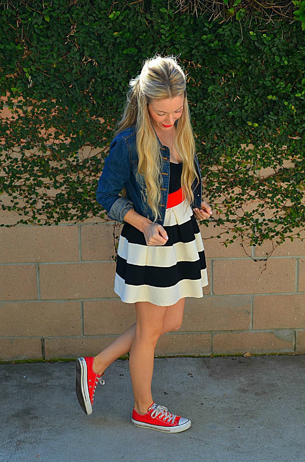 красные кеды