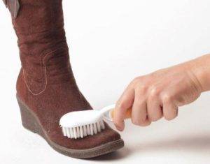 Эффективный уход за замшевой обувью