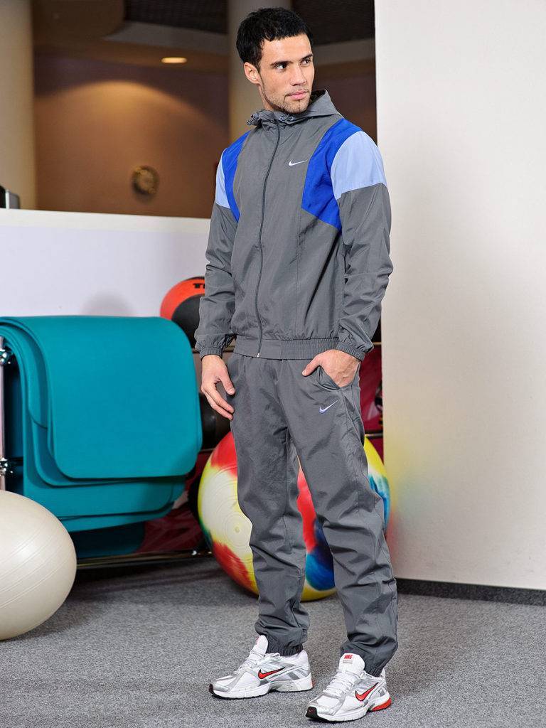 кроссовки со спортивным костюмом