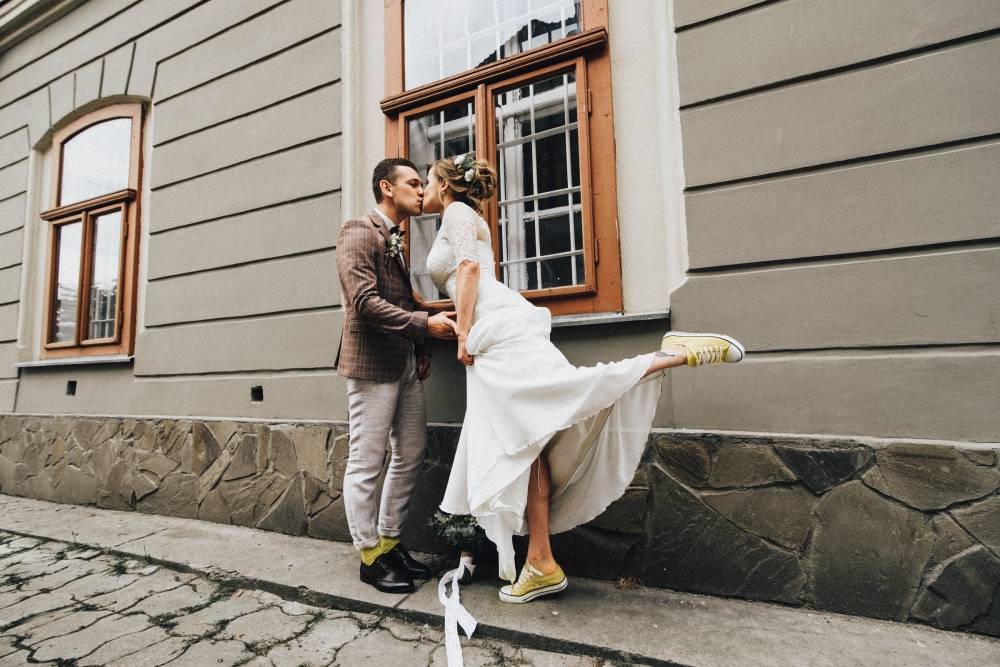 Свадебное платье с кедами