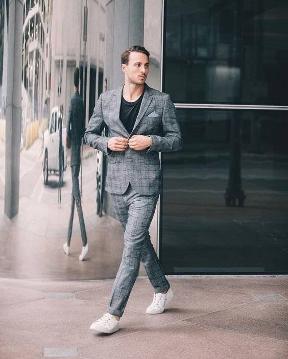 Кеды под мужской костюм