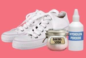 Как быстро почистить белые кеды