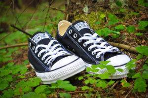 Какого цвета были первые кеды фирмы Converse