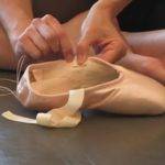 Как пришить ленты к пуантам