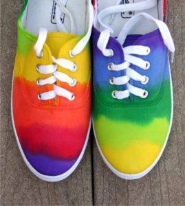 как сделать радужные кеды