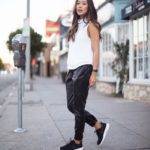 С чем носить чёрные женские кроссовки