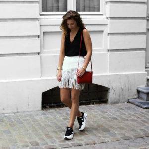 С чем носить чёрные женские кроссовки