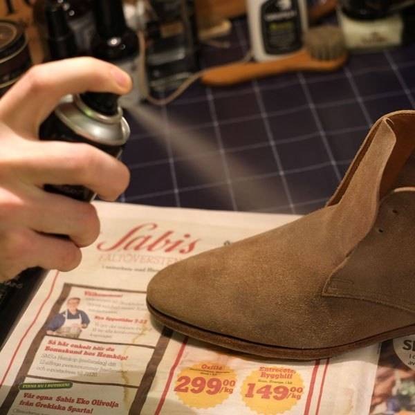 Как покрасить замшевые сапоги