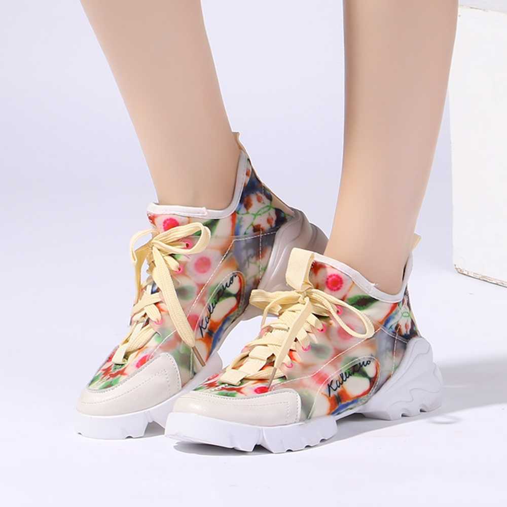 Кроссовки на платформе