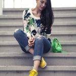 С чем носить жёлтые кроссовки