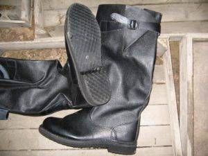 Из чего сделаны кирзовые сапоги