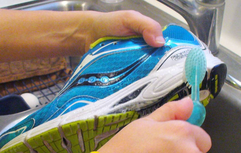 Как почистить кроссовки