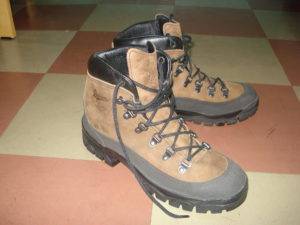Треккинговые ботинки: что это