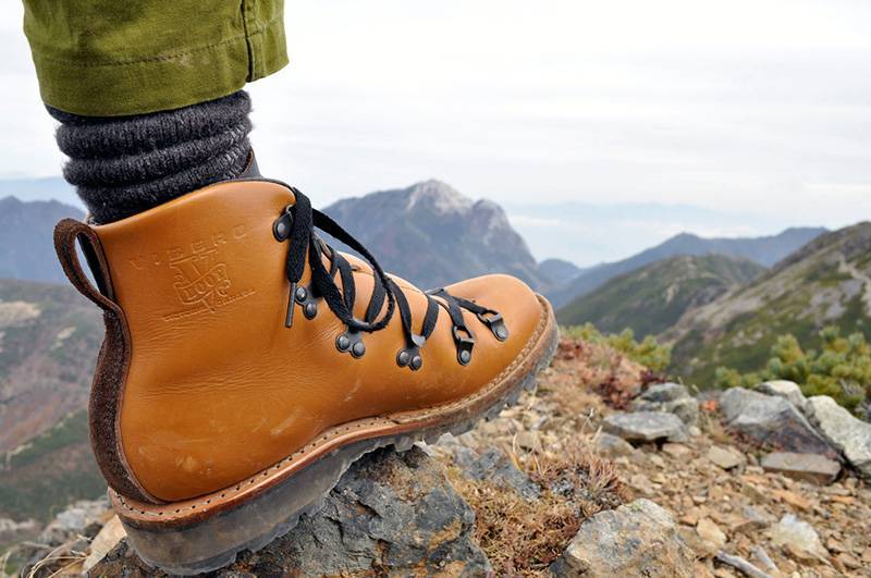 Хайкинговые ботинки: что это