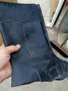 Сумка из старых кожаных сапог