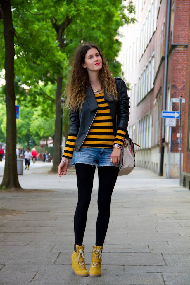 С чем носить жёлтые ботинки