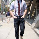 С чем носить белые мужские туфли