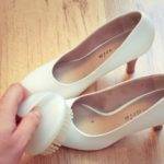 Как почистить белые туфли в домашних условиях