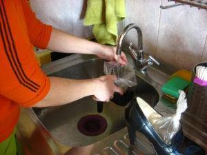 Как расширить туфли, если они жмут