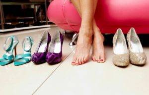 Как расширить туфли, если они жмут