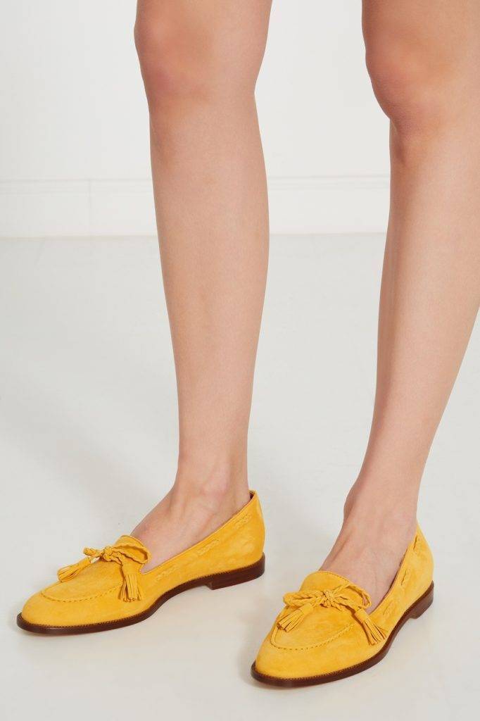 Какие туфли подойдут к жёлтому платью