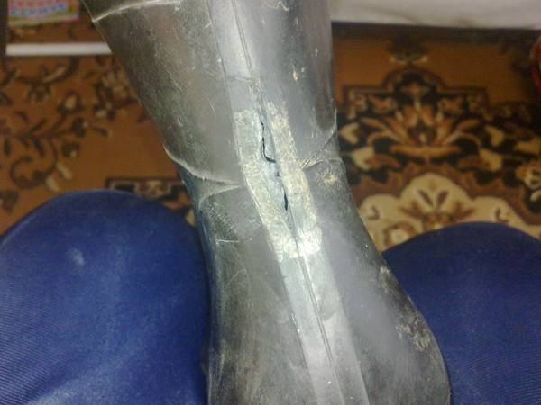 Как заклеить резиновые сапоги