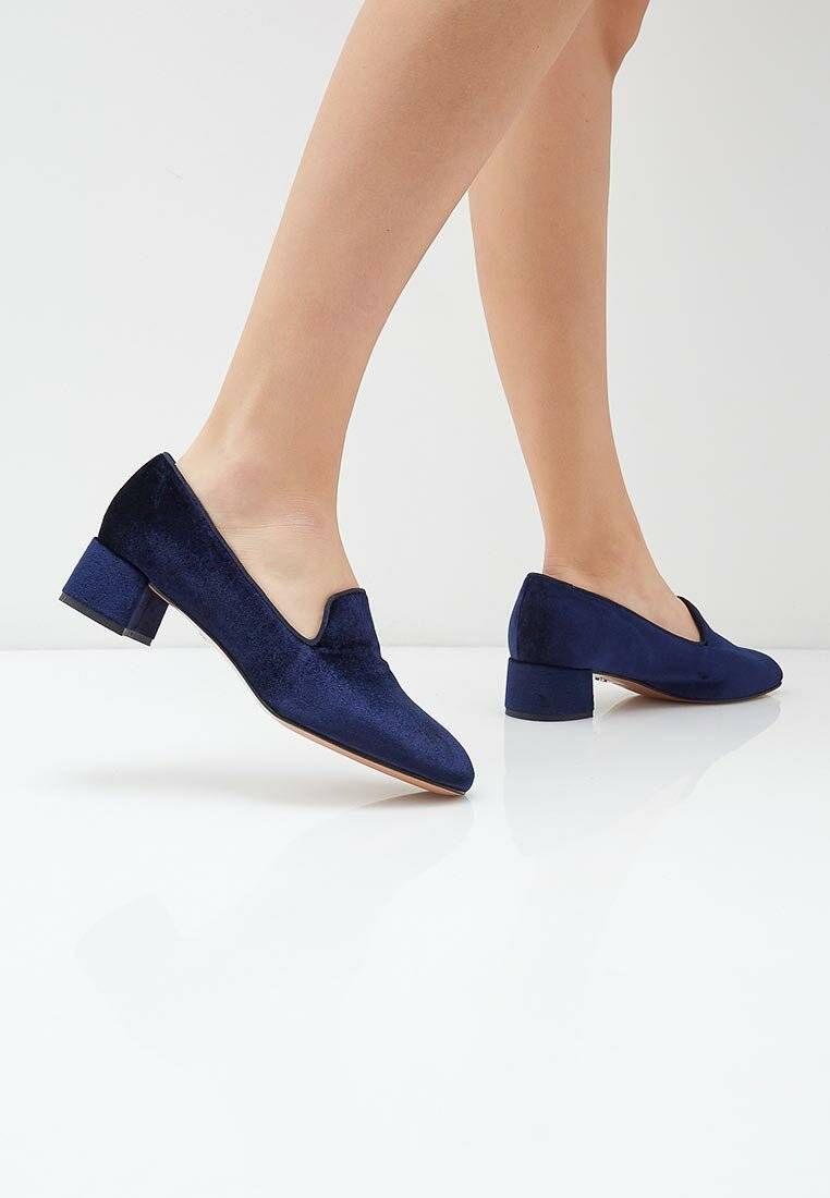 Женские туфли на низком каблуке: фото