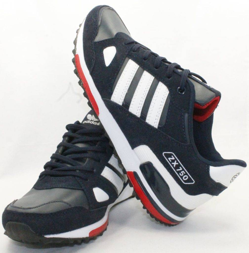 Мужские кроссовки "Адидас": фото