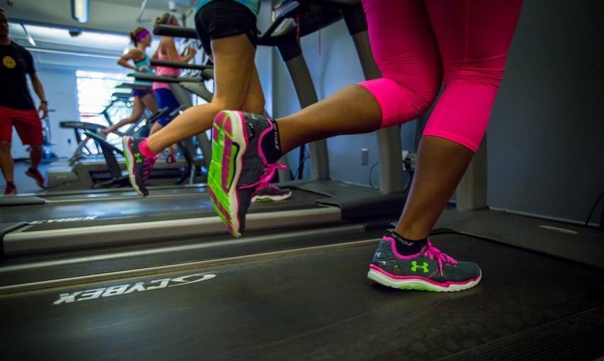 Как выбрать женские кроссовки для зала