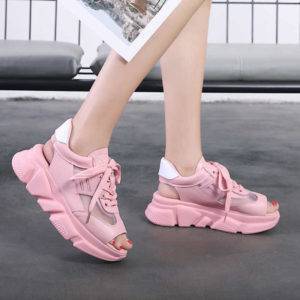 Какие женские кроссовки сейчас в моде (2019)