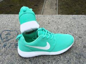 Какие женские кроссовки сейчас в моде (2019)