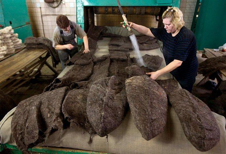 Как делают валенки