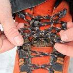 Что делать, если развязываются шнурки на ботинках