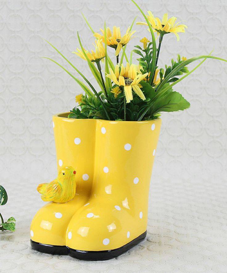 Что сделать из дырявых резиновых сапог