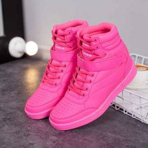 Модные женские кроссовки 2019: фото