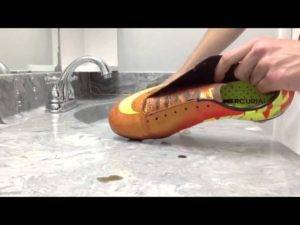 Можно ли стирать бутсы в стиральной машине