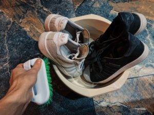 Как стирать кроссовки в стиральной машине