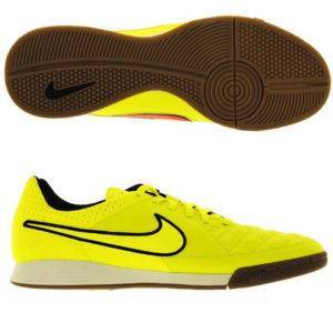 Как выбрать бутсы для мини-футбола