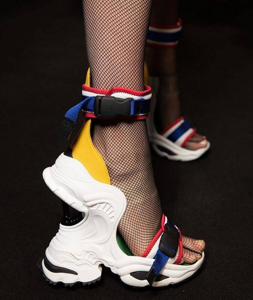 кроссовки-босоножки