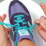 Как завязать бантик на кроссовках